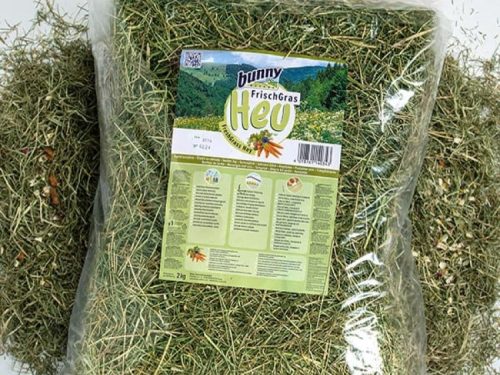 Bunny FrischGras hø til gnavere, 2 kg pakke, ideelt til små kæledyr som kaniner og marsvin, fremmer sund fordøjelse og naturlig adfærd.