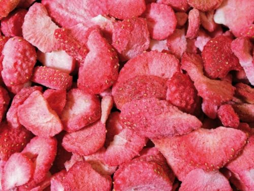 Tørrede jordbærskiver perfekt til gnavere og små kæledyr, tilføjer smakfuld variation i kosten. Ideel som godbid eller som tilskud til deres daglige foder.
