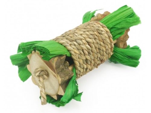 Naturligt aktivitetslegetøj til gnavere, lavet af flettet halm og træ, ideelt til at stimulere og underholde mindre kæledyr. Perfekt til at tygge og lege med.