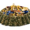 Naturlig gnaverfoder med tørrede blomster og urter, ideelt til hamstere og andre små kæledyr. Perfekt som en sund snack eller til at berige deres kost.