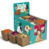 Billede af en salgskarton med små snacks til gnavere fra mærket Little One. Kartonen indeholder forskellige smagsvarianter i form af farverige klodser, der er designet til at tilfredsstille gnaveres smagsløg, herunder gulerod, blomster og grøntsager. Ideelt til hamstere, kaniner og andre små kæledyr.