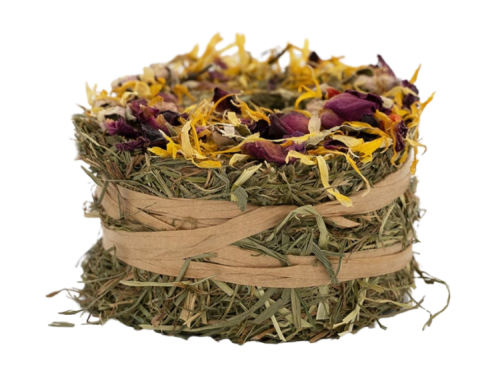 Naturlig hø med blomster til gnavere, ideelt til at stimulere og underholde mindre kæledyr. Perfekt som en sund snack eller som en del af indretningen i bur.