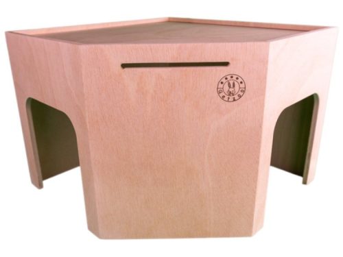 Kvalitets træhus til gnavere fra mærket Gatzby, ideelt til små kæledyr som hamstere og mus. Designet med åbninger for leg og skjul, lavet af holdbart materiale.