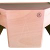 Kvalitets træhus til gnavere, ideelt som skjulested og legeplads. Designet med åbninger for nem adgang og ventilation. Perfekt til mindre kæledyr som hamstere og mus.